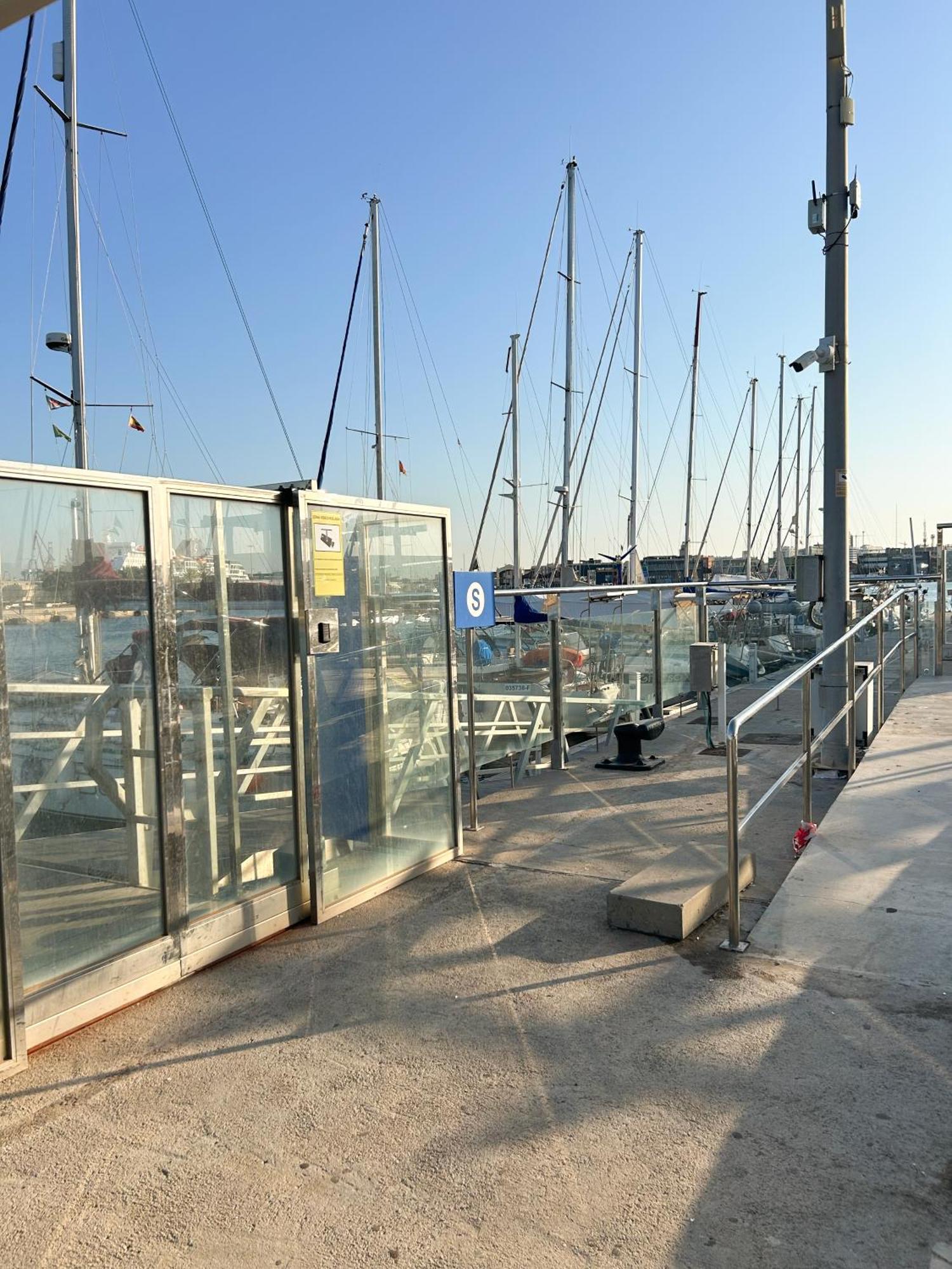 Botel Barco Muy Espacioso Con Dos Terrazas Centro!! Valencia
